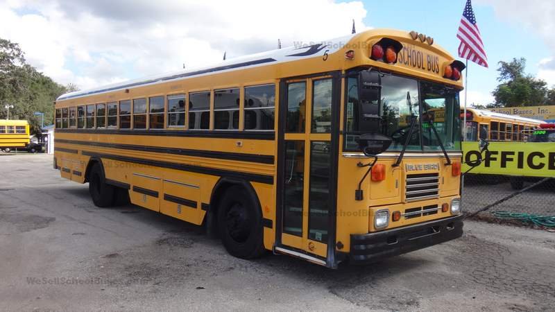 DSC05203UsedBuses1999BluebirdTC2000Auto59LCumminsAirBrakesBellyStorage13Row2203.JPG