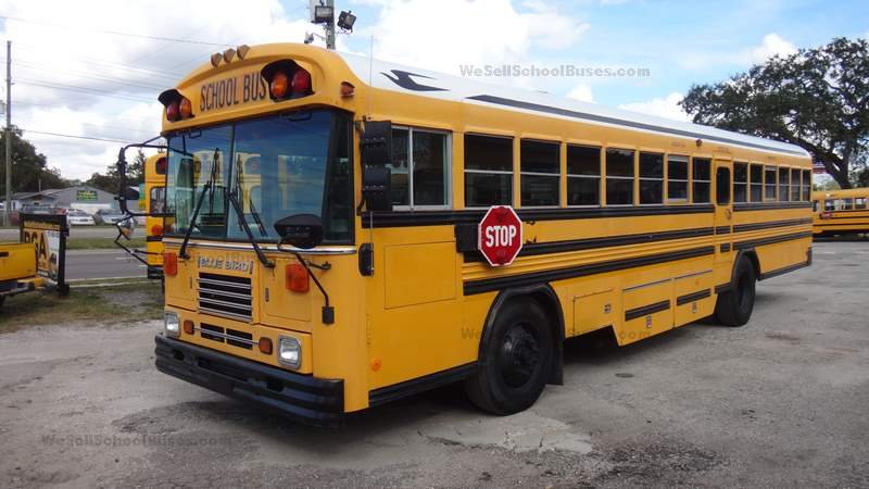 DSC05201UsedBuses1999BluebirdTC2000Auto59LCumminsAirBrakesBellyStorage13Row2203.JPG