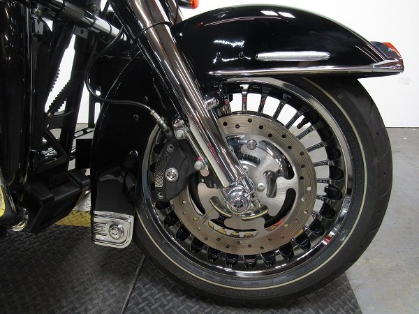 used-2011-harley-ultra-limited-electra-glide-flhtk-u5068-for-sale-in-michigan-wheel.JPG