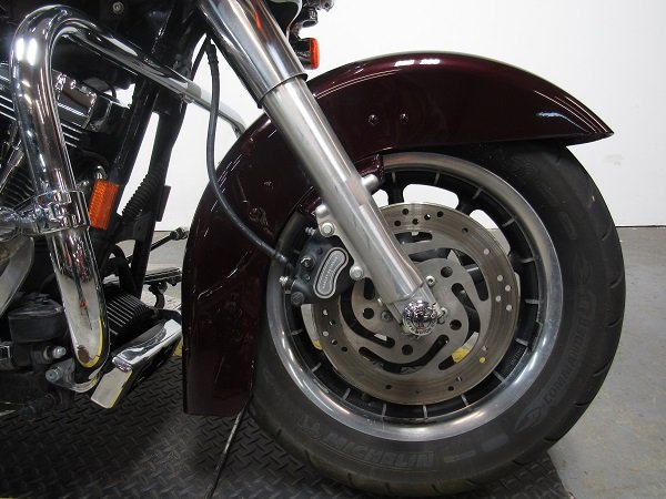 used-2007-harley-street-glide-flhx-u4998-for-sale-in-michigan-wheel.JPG