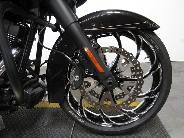 used-2016-harley-road-glide-special-fltrxs-for-sale-in-michigan-wheel.JPG