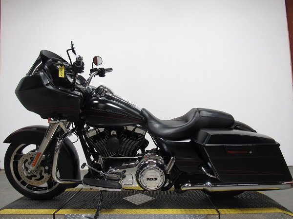 used-2012-harley-road-glide-custom-fltrx-u5097-for-sale-in-michigan-3 - Copy.JPG