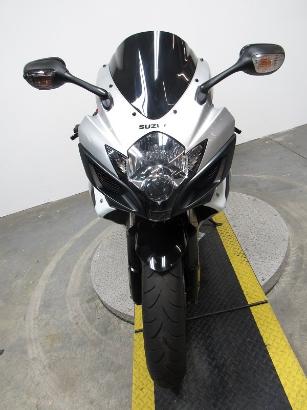 used-2006-suzuki-gsxr600-u5089-for-sale-in-michigan-front.JPG