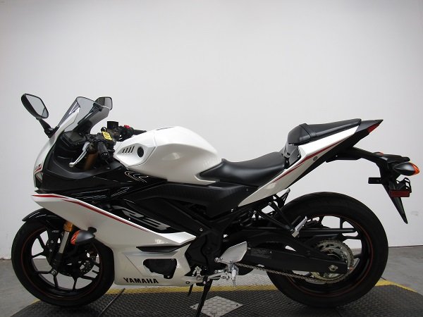 used-2019-yamaha-yzf-r3-u5117-for-sale-in-michigan-3.JPG