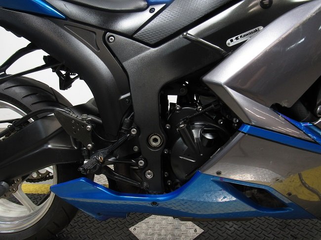 2007-used-kawasaki-ninja-zx6r-zx600p7f-u5128-engine.JPG