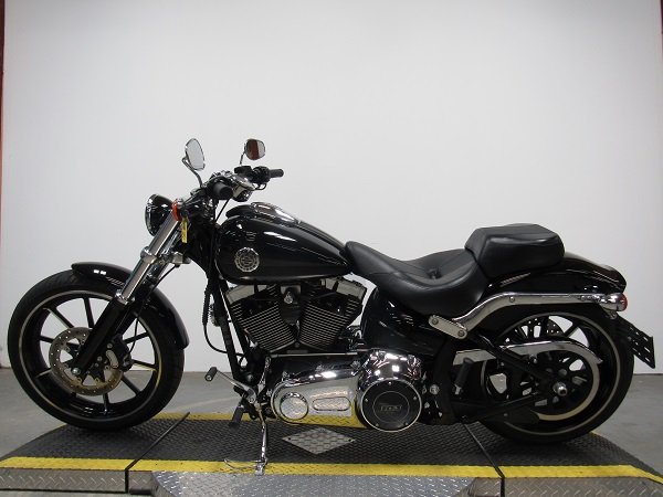 used-2013-harley-breakout-fxsb-u5105-for-sale-in-michigan-3.JPG