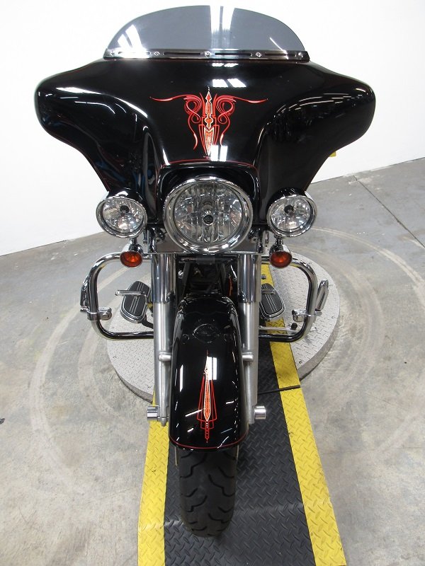 used-2006-harley-street-glide-flhx-u5115-for-sale-in-michigan-front.JPG