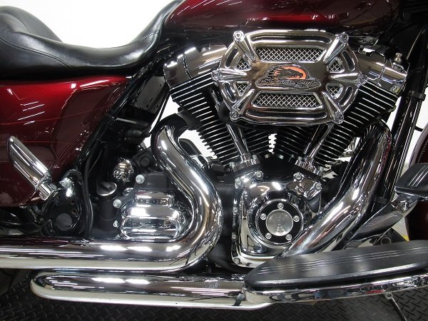 used-2014-harley-street-glide-special-flhxs-u5111-for-sale-in-michigan-engine.JPG