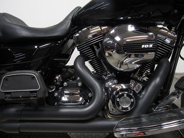 used-2015-harley-street-glide-special-flhxs-u5108-for-sale-in-michigan-engine.JPG
