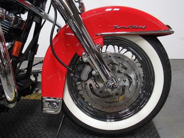 used-2006-road-king-flhrci-u5110-for-sale-in-michigan-wheel.JPG
