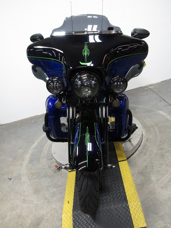 used-2011-harley-screaming-eagle-electra-glide-flhtcuse6-u5116-for-sale-in-michigan-front2.JPG
