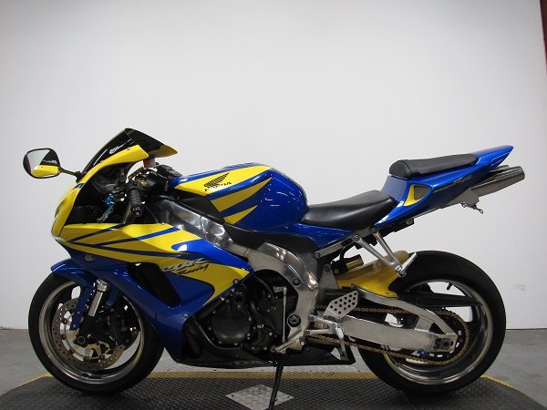 used-2006-honda-cbr1000rr-u5127-for-sale-in-michigan-3.JPG