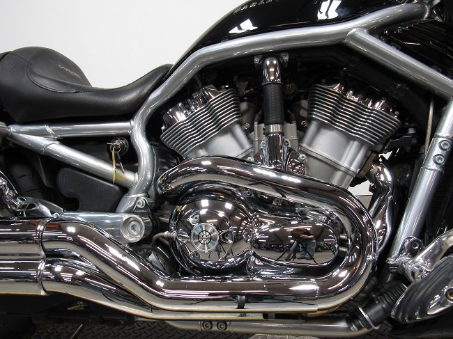 2005-used-harley-davidson-v-rod-vrsca-U5149-engine.JPG