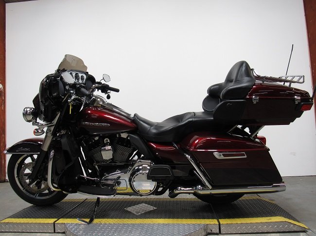 Used-2014-Harley-FLHTK-U5152 (3).JPG