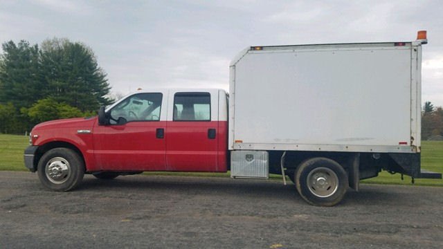 2005 Ford Red White No Text.jpg