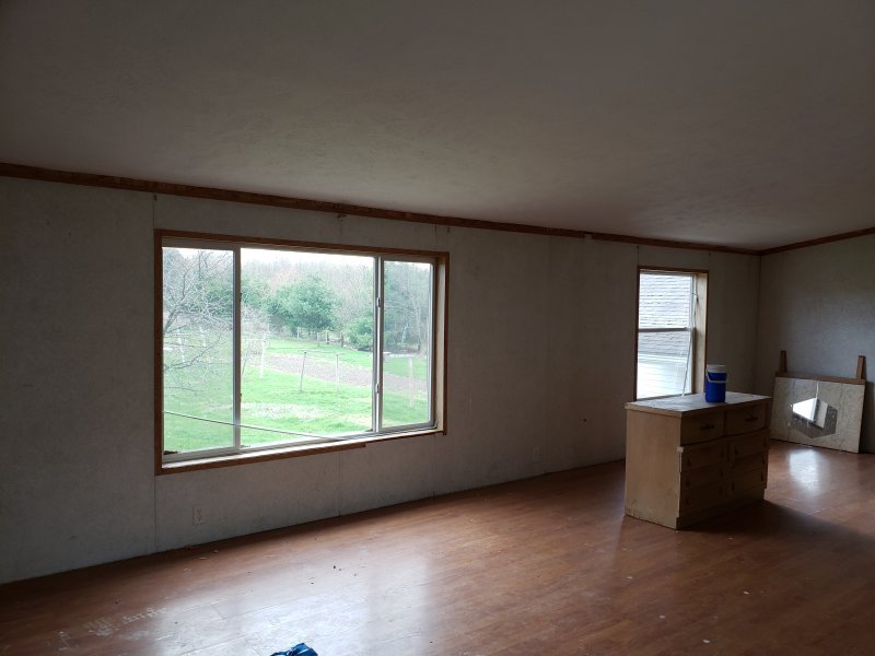 2nd floor livingroom window.jpg