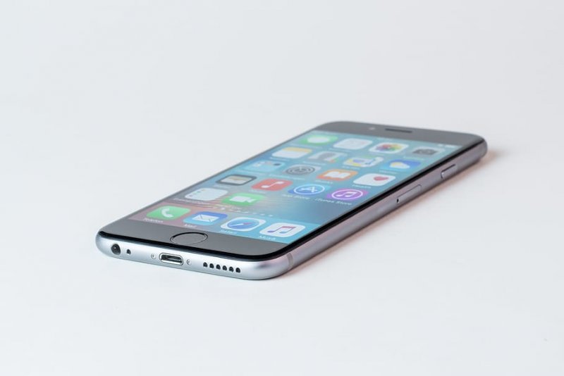 mobile-phone-iphone-smartphone-apple-phone-communication.jpg