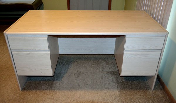 desk2.jpg
