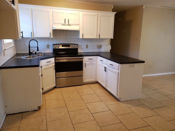 4-kitchen.jpg 4-kitchen.jpg