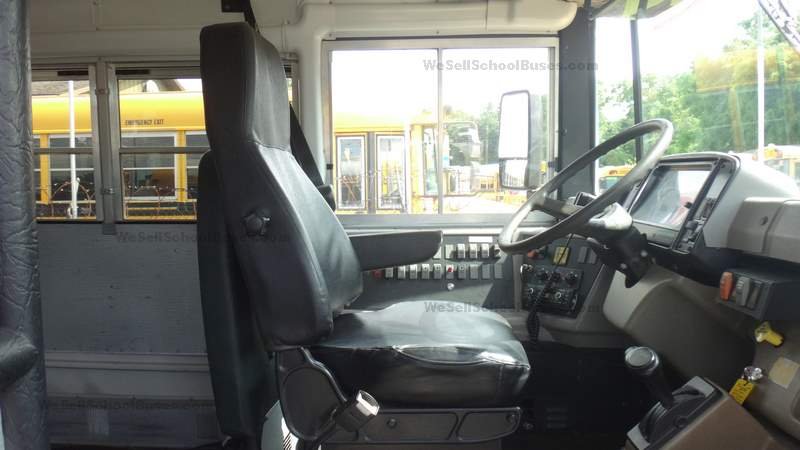 DSC08367UsedBuses2005FreightlinerThomasMBE924DieselMercedesAutoAirBrake5RowNONCDLAirCondtionin...jpg