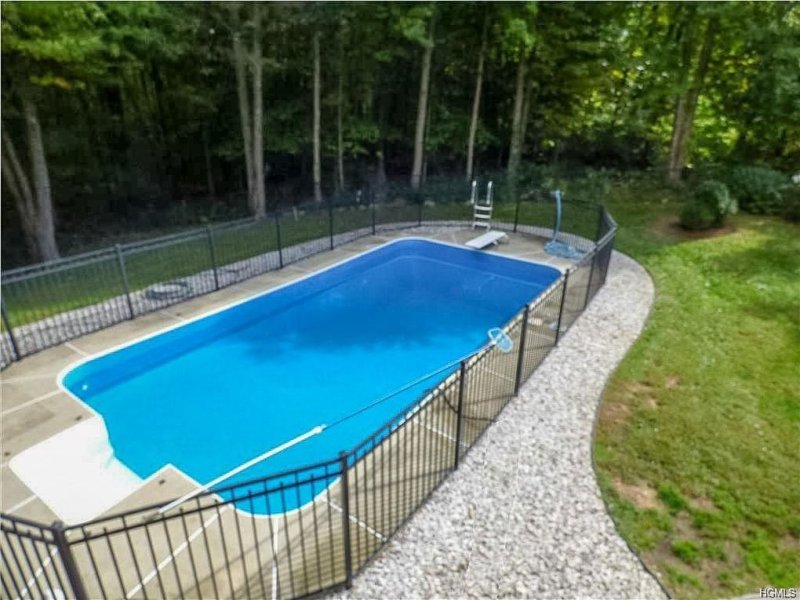 pool.jpg