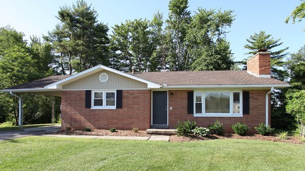 The-Holiday-House-exterior-FEAT.jpg