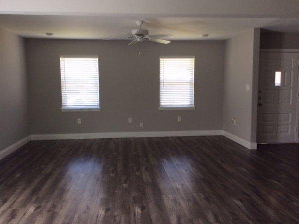 Living-room-2.jpg Living-room-2.jpg