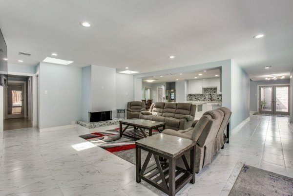 Family-room.jpg Family-room.jpg