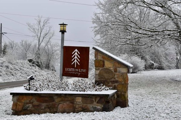 entry pic with snow.jpg entry pic with snow.jpg