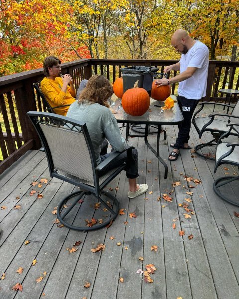pumpkin carving 1 - 2023.jpg pumpkin carving 1 - 2023.jpg