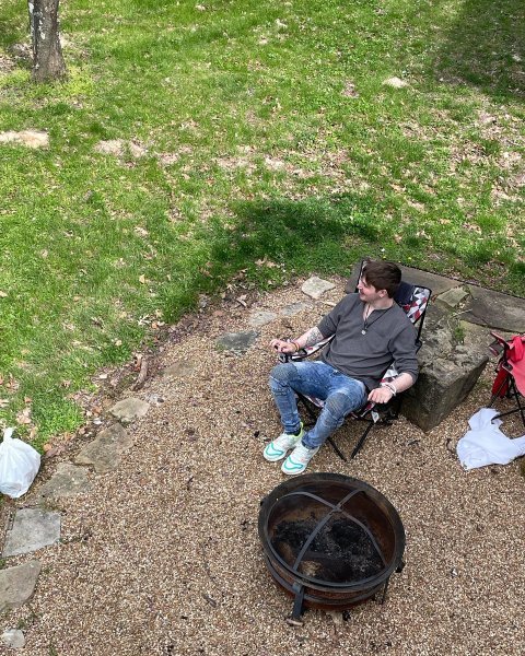 bbq relaxing.jpg bbq relaxing.jpg
