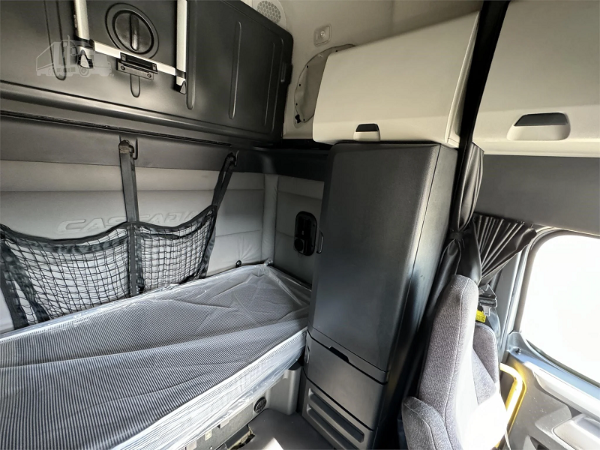 2020 Freightliner interior 4.png 2020 Freightliner interior 4.png