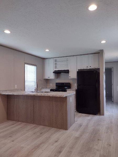 Lot #37 int3 May24.jpg Lot #37 int3 May24.jpg