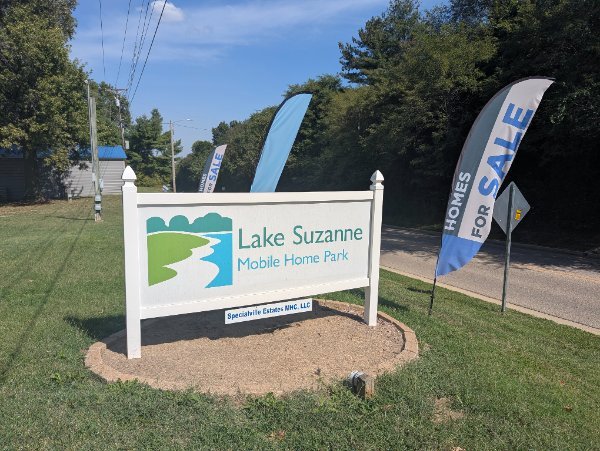 Front Sign.jpg Front Sign.jpg