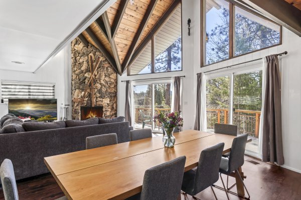 27622 W Shore LR.jpg