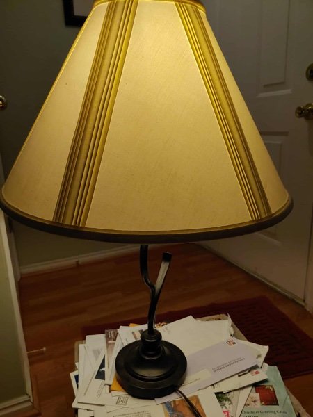01 lamp dark base.jpg