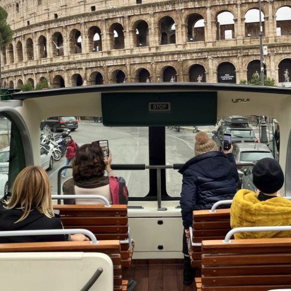 rome hop on hop off bus.jpg