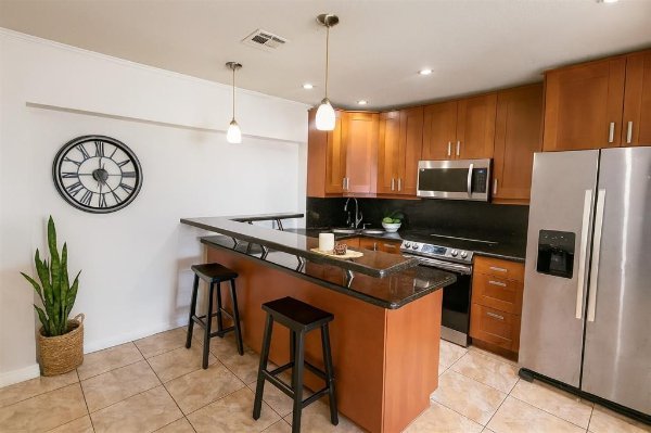 1611 NW 46th St003.jpg